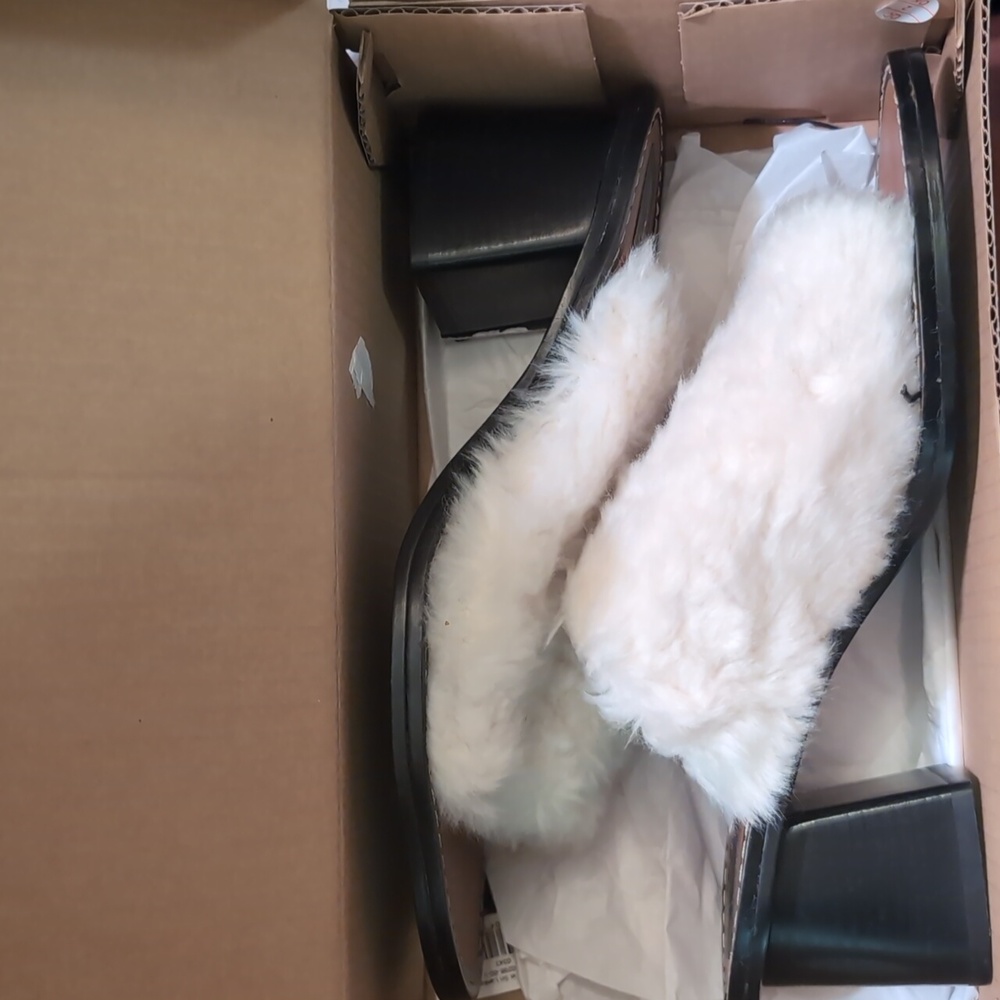 Zara NWOT Shearling clog